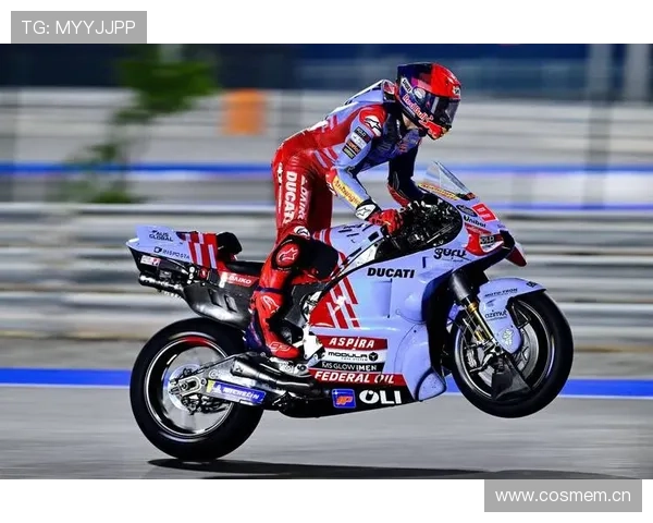 MotoGP赛季最新动态：精彩对决引发车迷热议 车手状态与技术更新成焦点