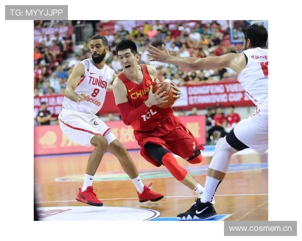 中国篮球队迎战世界强队，全力备战国际大赛力争突破自我