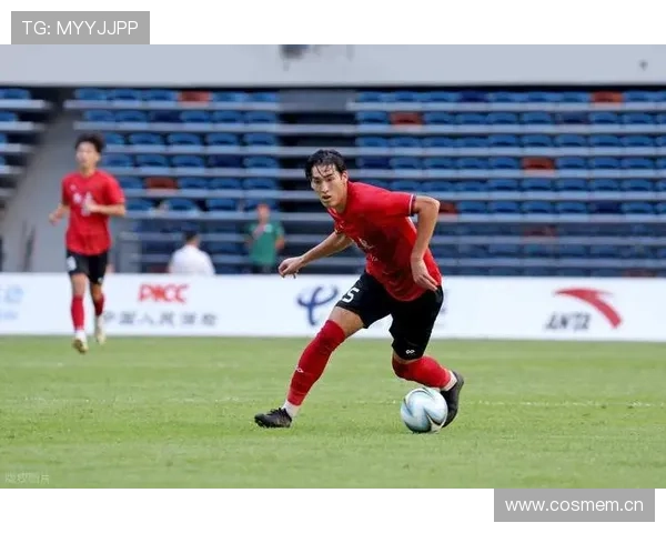 国家队新帅亮相联赛焦点战引爆转会与战术革新热议赛季前景全面升温