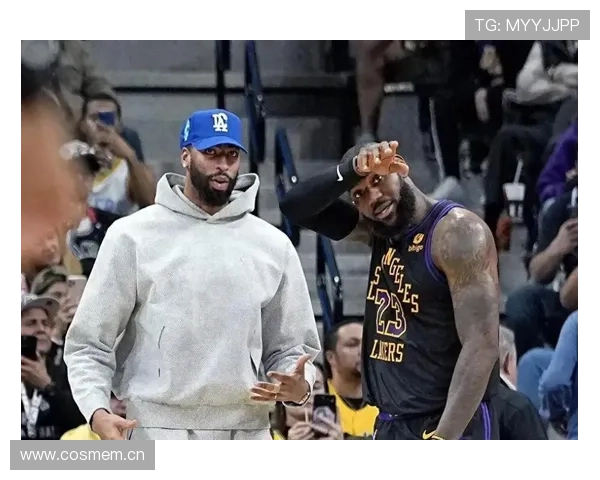 湖人队迎来重磅交易！詹姆斯与戴维斯联手助力新赛季冲击总冠军